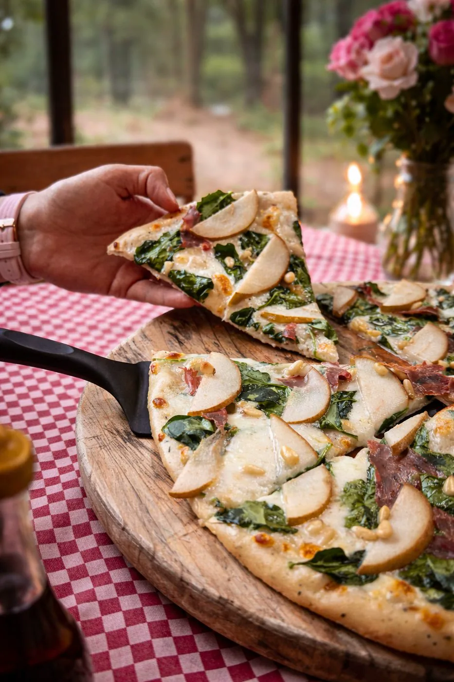 Pizza de pera y queso en Trattoria del Bosque